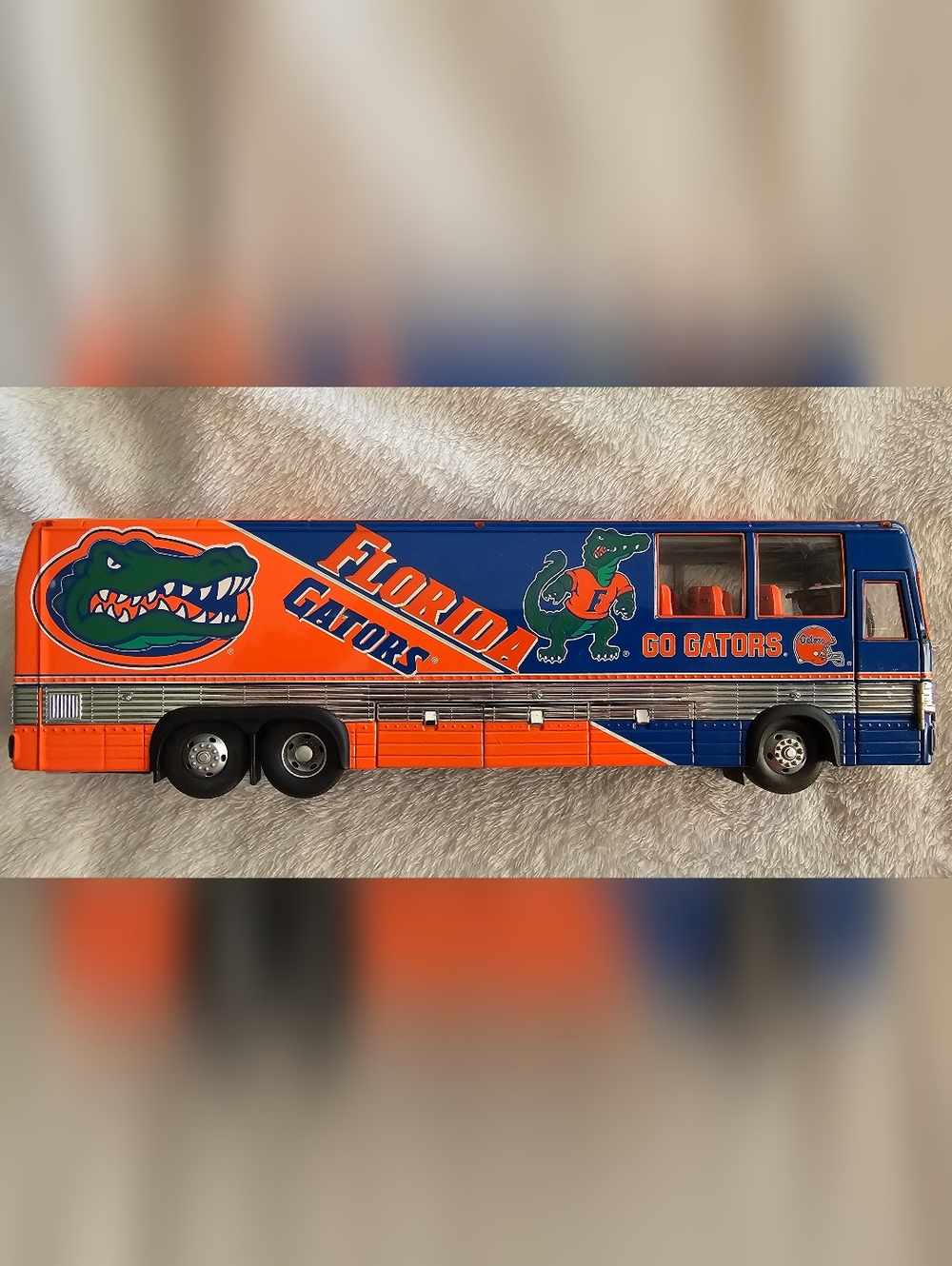 Florida Gators Diecast Team Bus - Picture 2 of 8